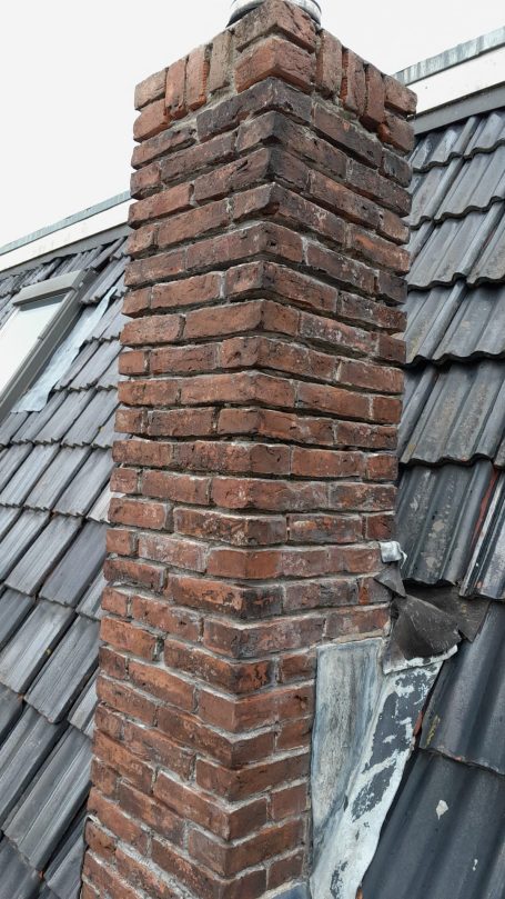 Snijvoeg met kalkmortel schoorsteen